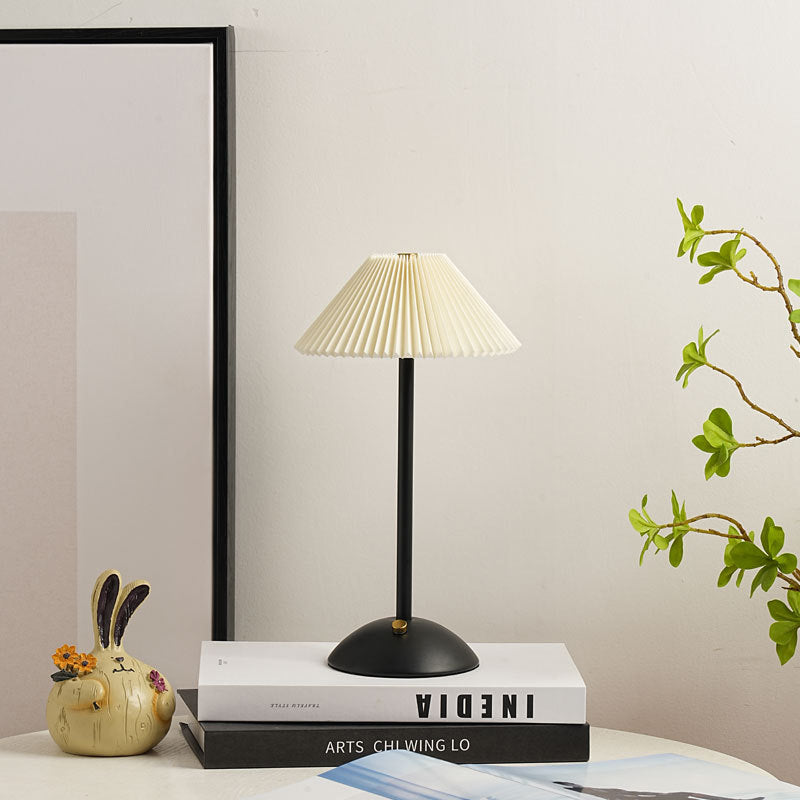 Scandinavian Rechargeable Table Lamp Iron Frame Table Lamp