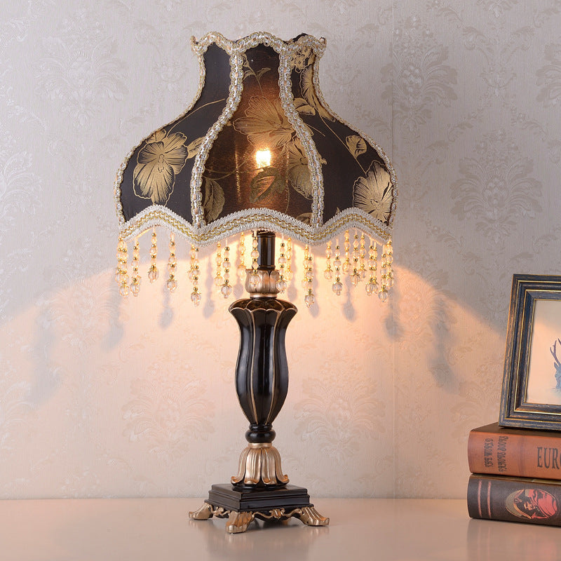 Traditional European Court Top Resin Fabric Table Lamp