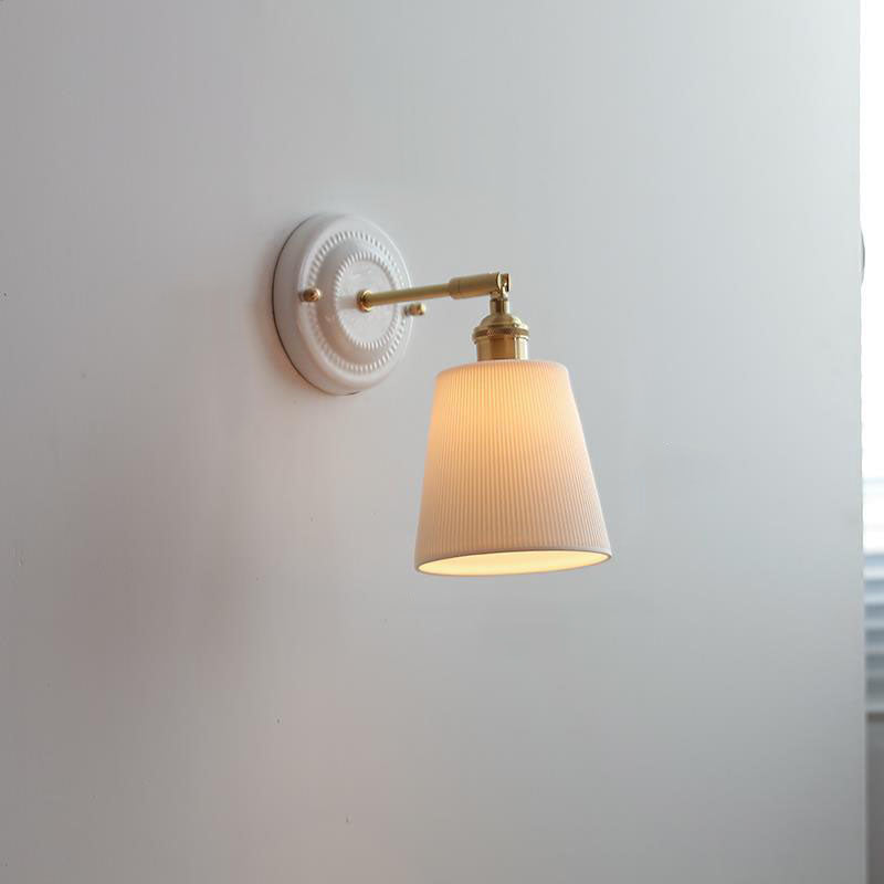 Traditional Vintage Round Ceramic Brass 1-Light Wall Sconce