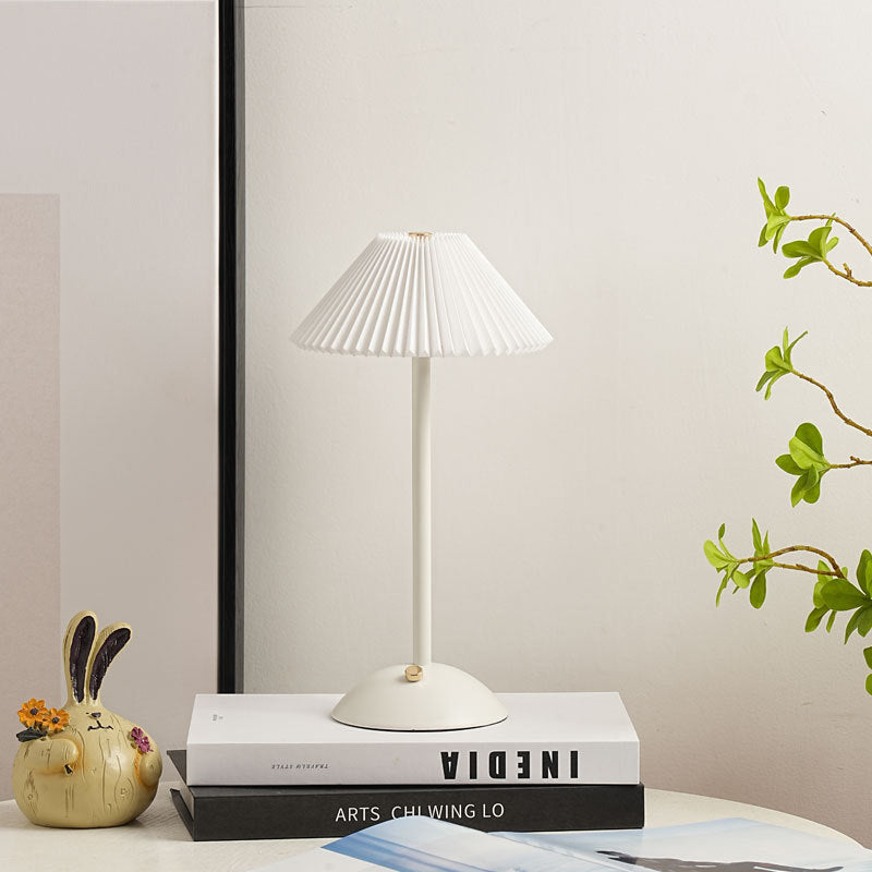 Scandinavian Rechargeable Table Lamp Iron Frame Table Lamp
