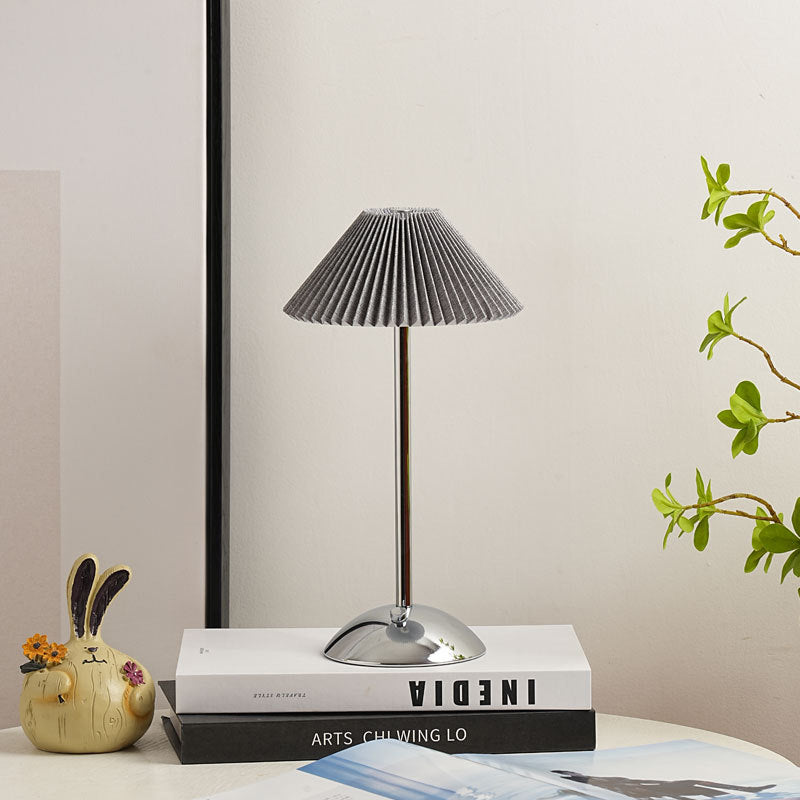 Scandinavian Rechargeable Table Lamp Iron Frame Table Lamp